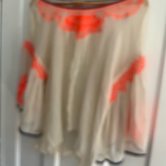 Sheer, flowy, and fluttery, blouse by Tracey Reese for Plenty - Picture 6 of 7